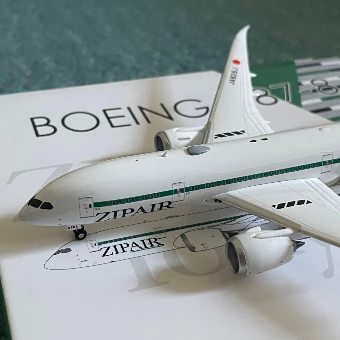 ZIPAIR 787-8 ジップエアー JA826J ph 1:400