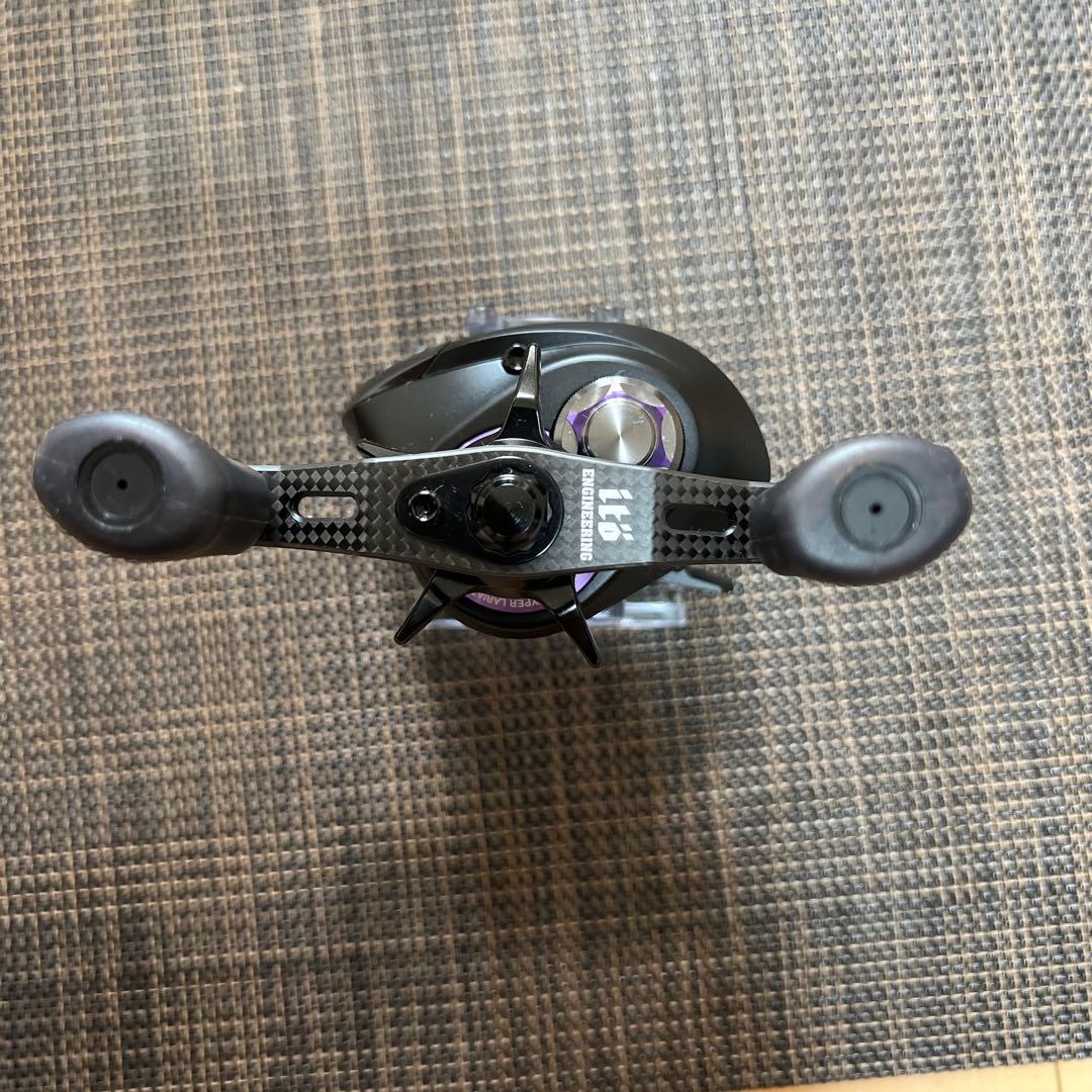 リール Megabass IS71 HYPER LARIAT