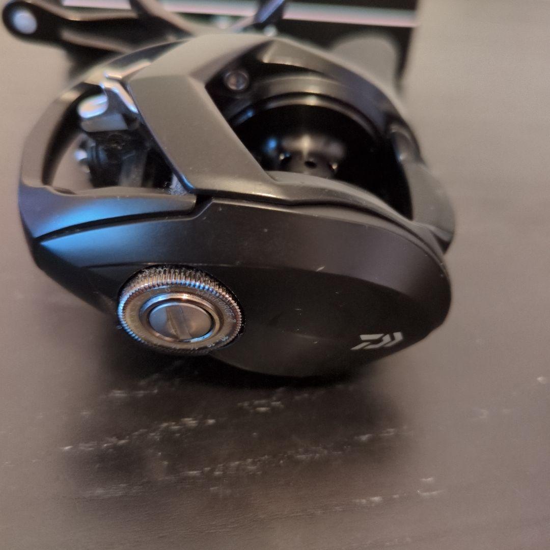 ONE　TATULA TW 80H ベイトリール ブラック